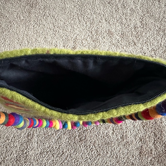 Light Green Wool Felt Big Spotted Bag - Picture 9 of 10